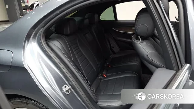 Mercedes-Benz E-Class W213 2021 Серый из Кореи, фото 2