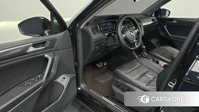 Volkswagen Tiguan second Generation 2020 Черный из Кореи, фото 2