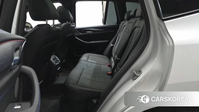 BMW iX3 2024 Белый из Кореи, фото 2