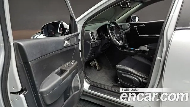 Kia Sportage The Bold 2021 Серебряный из Кореи, фото 2