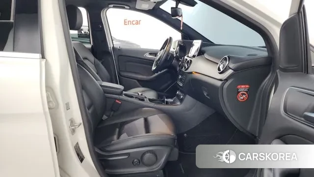 Mercedes-Benz B-Class W246 2018 Белый из Кореи, фото 2