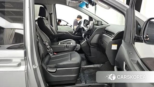 Hyundai Staria 2024 Серебряный из Кореи, фото 2