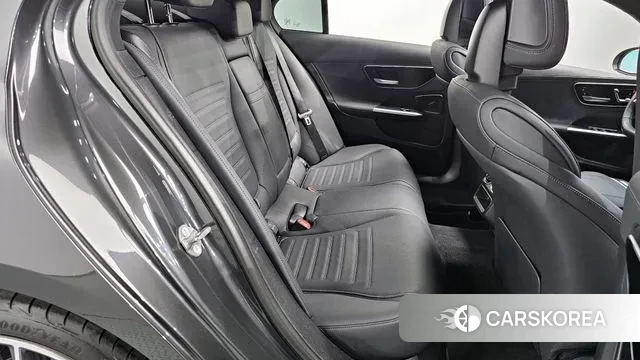 Mercedes-Benz C-Class W206 2022 Серый из Кореи, фото 2