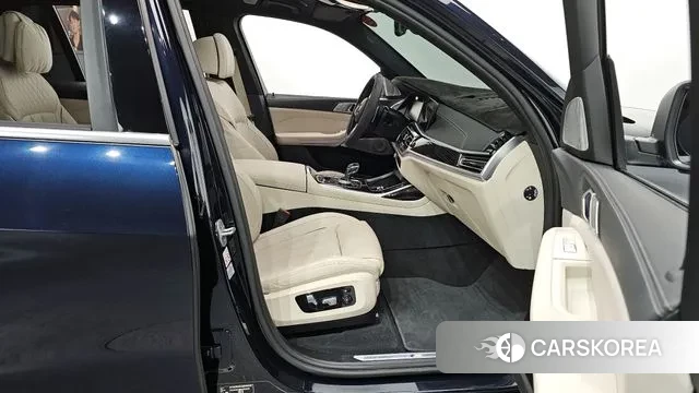 BMW X7 (G07) 2022 Черный из Кореи, фото 2