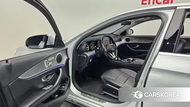 Mercedes-Benz E-Class W213 2019 Серый из Кореи, фото 2