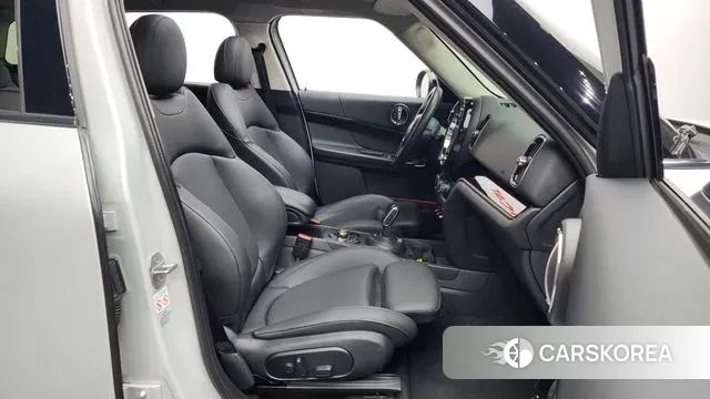 Mini Cooper D Countryman 2020 Серебристо-серый из Кореи, фото 2