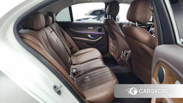 Mercedes-Benz E-Class W213 2019 Белый из Кореи, фото 2