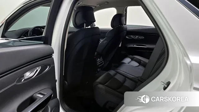 Genesis GV70 2023 Белый из Кореи, фото 2