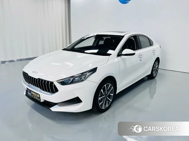 Kia K3 2021 Белый из Китая, фото 2