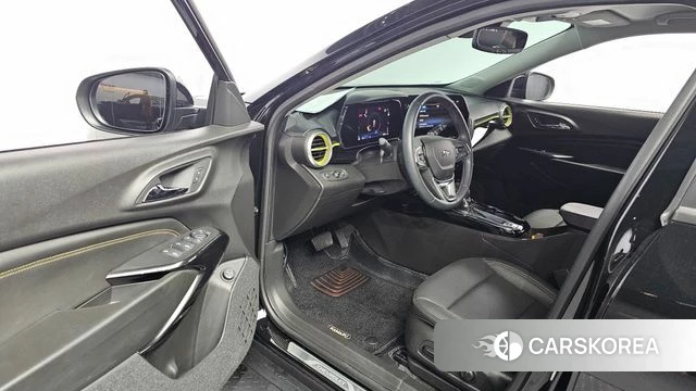 Chevrolet (GM Daewoo) Trax Crossover 2023 Черный из Кореи, фото 2