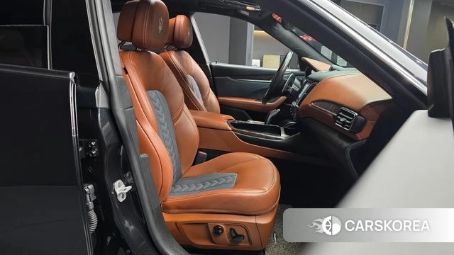 Maserati Levante 2018 Черный из Кореи, фото 2