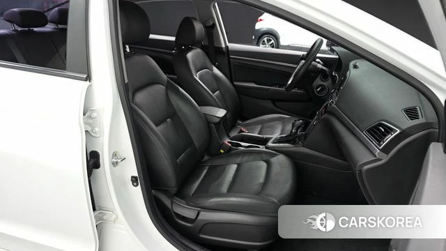 Hyundai Avante AD 2018 Белый из Кореи, фото 2