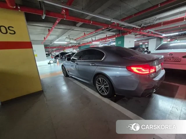 BMW 5 Series (G30) 2018 Серый из Кореи, фото 2