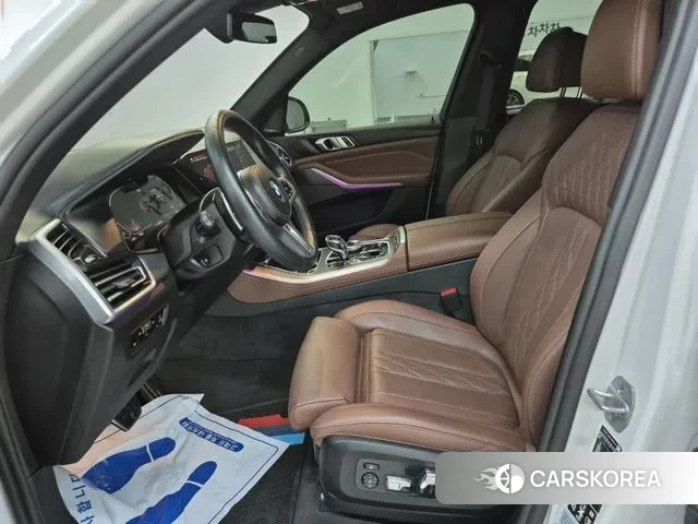 BMW X5 (G05) 2023 Белый из Кореи, фото 2