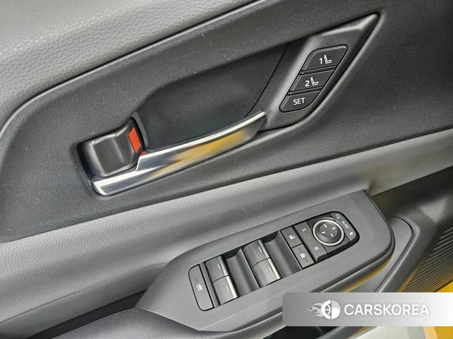 Toyota Prius 5th Generation 2023 Желтый из Кореи, фото 2