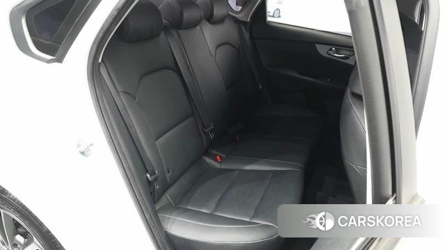Kia The New K3 2nd generation 2021 Белый из Кореи, фото 2