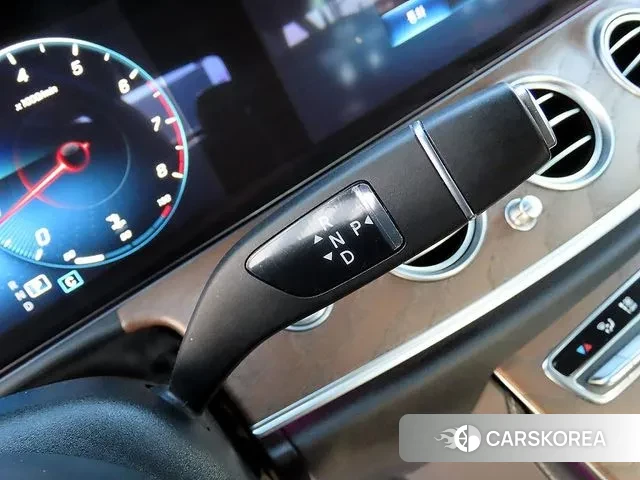 Mercedes-Benz E-Class W213 2022 Синий из Кореи, фото 2