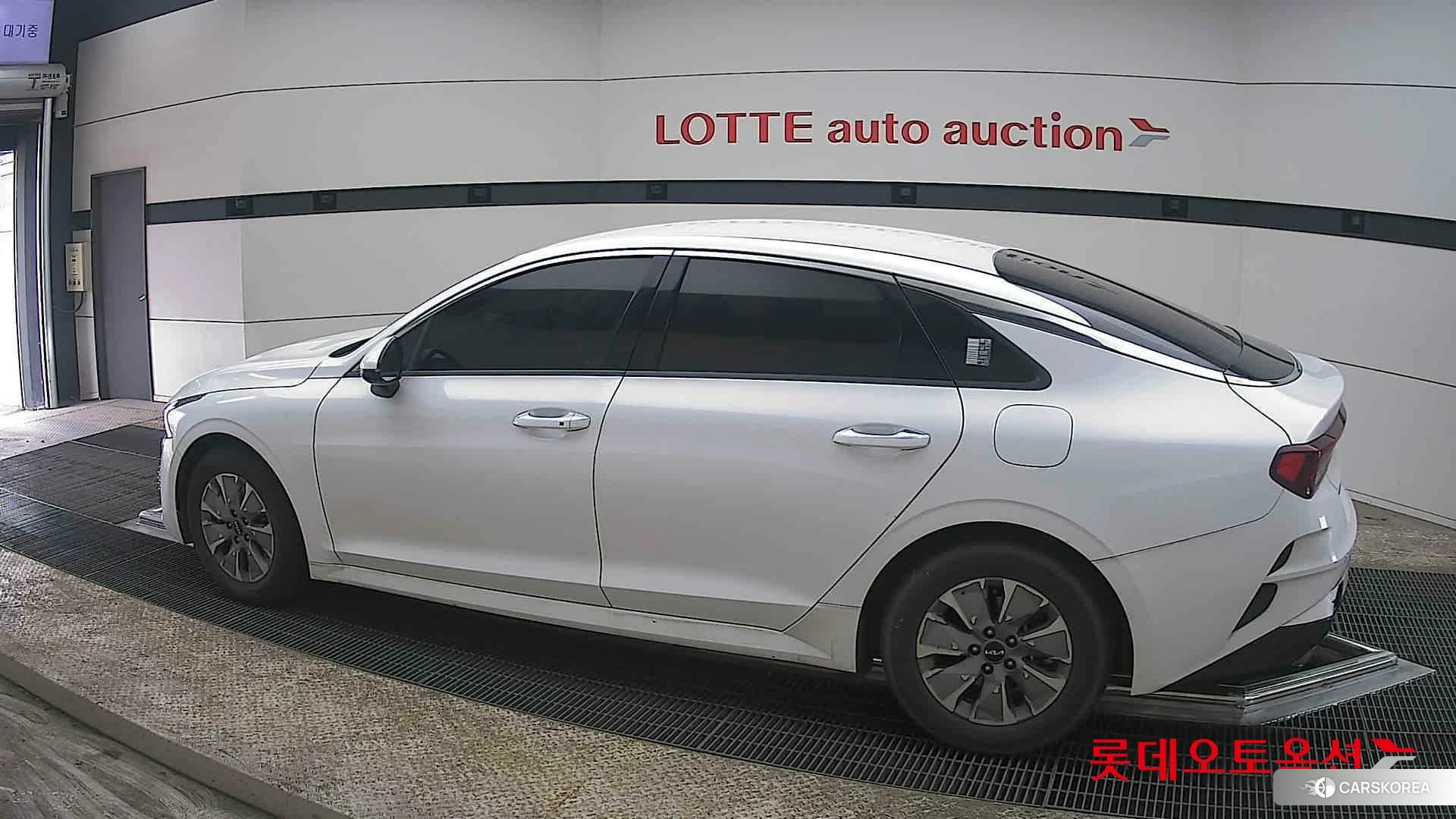 Kia K5 Hybrid 2023 Snow White Pearl (optional) из Кореи, фото 2