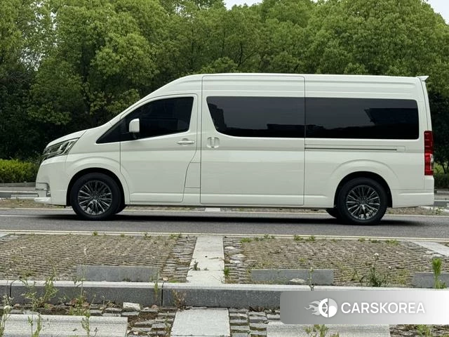 Toyota Hiace 2025 Белый из Китая, фото 2