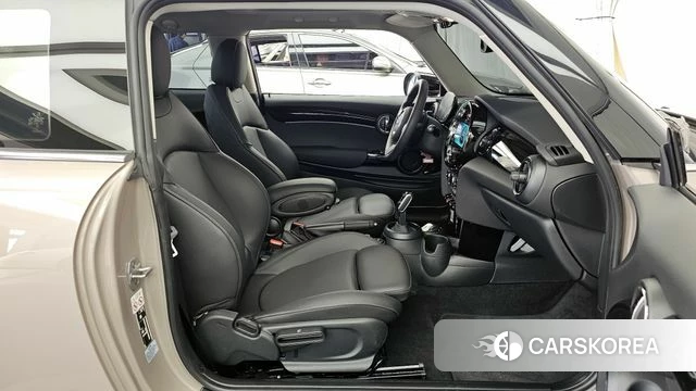 Mini Cooper 2023 Серебристо-серый из Кореи, фото 2