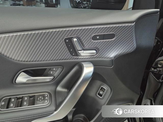 Mercedes-Benz A-Class W177 2025 Черный из Кореи, фото 2