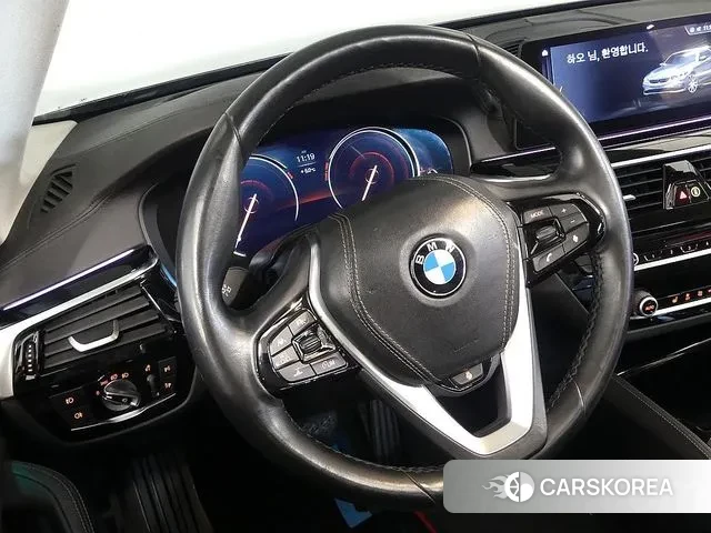 BMW 5 Series (G30) 2018 Черный из Кореи, фото 2