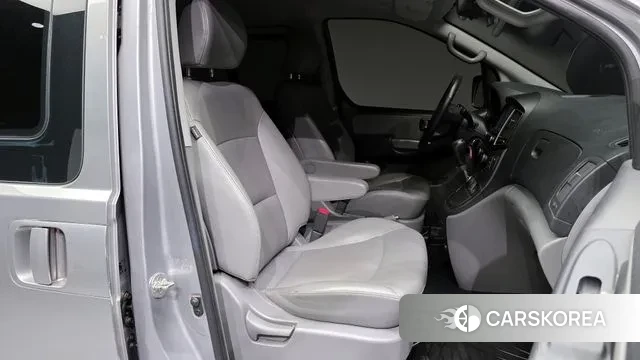 Hyundai The New Grand Starex 2019 Серебристо-серый из Кореи, фото 2