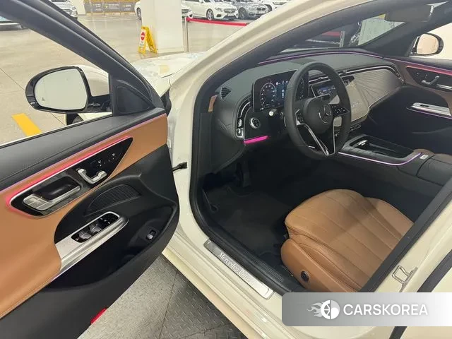 Mercedes-Benz E-Class W214 2025 Белый из Кореи, фото 2