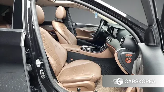 Mercedes-Benz E-Class W213 2018 Черный из Кореи, фото 2