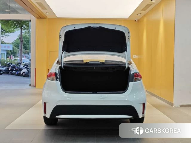 Toyota Lei Ling 2023 Белый из Китая, фото 2