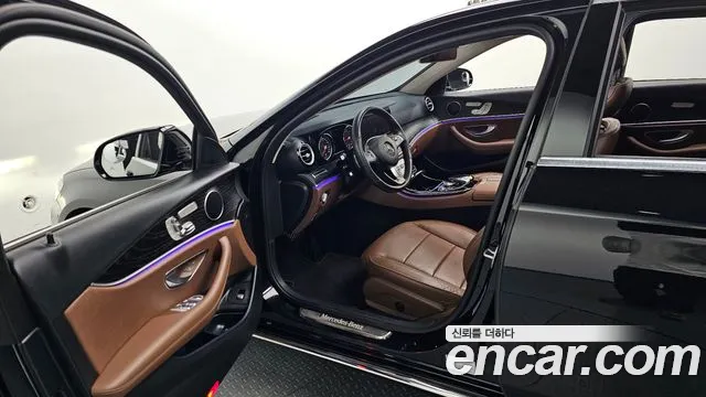 Mercedes-Benz E-Class W213 2018 Черный из Кореи, фото 2