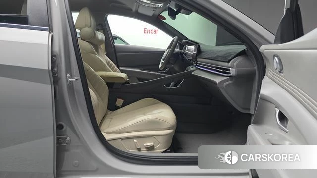 Hyundai The New Avante (CN7) 2023 Серебристо-серый из Кореи, фото 2