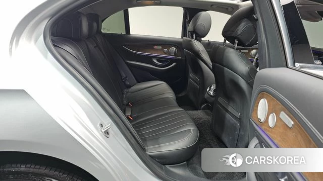 Mercedes-Benz E-Class W213 2020 Серебряный из Кореи, фото 2