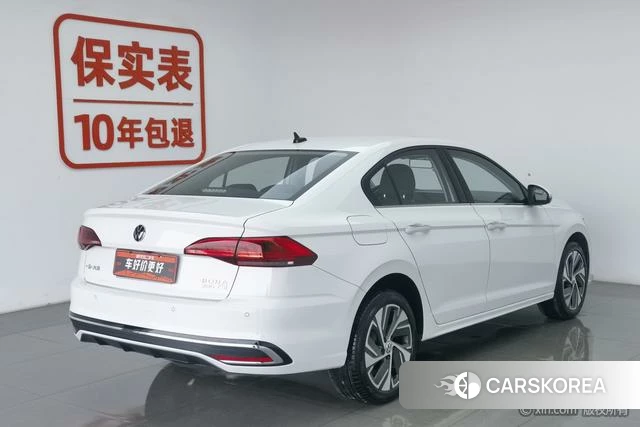 Volkswagen Bora 2024 Белый из Китая, фото 2