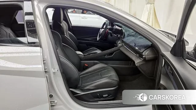 Hyundai Avante (CN7) 2021 Серебристо-серый из Кореи, фото 2