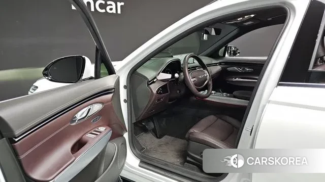 Genesis GV70 2023 Белый из Кореи, фото 2