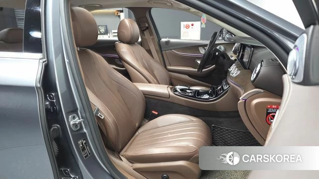 Mercedes-Benz E-Class W213 2019 Серый из Кореи, фото 2