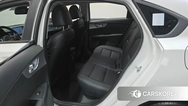 Kia The New K3 2nd generation 2022 Белый из Кореи, фото 2
