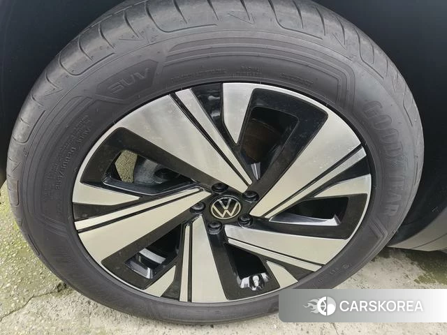 Volkswagen Tourang 2024 Черный из Китая, фото 2