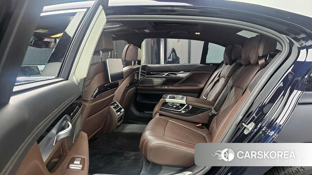 BMW 7 Series (G11) 2018 Черный из Кореи, фото 2
