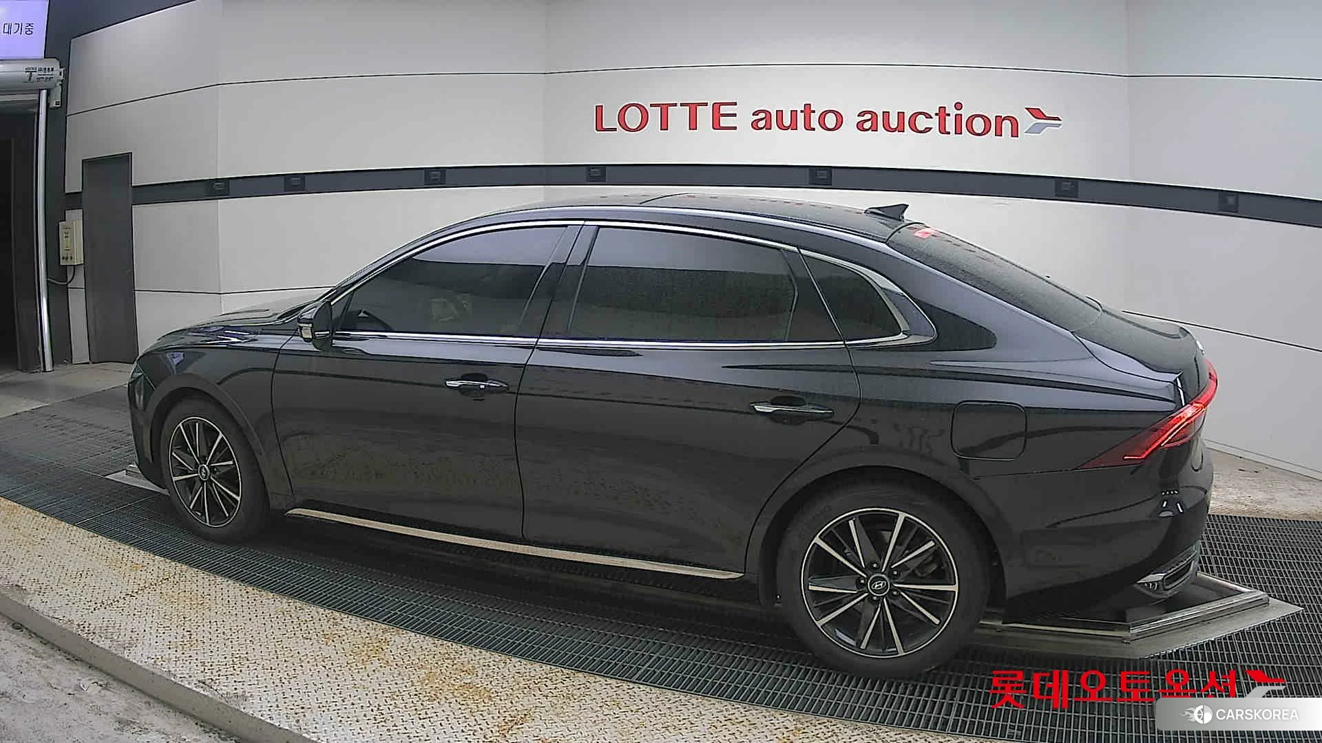 Hyundai Grandeur 2022 Midnight Black Pearl из Кореи, фото 2