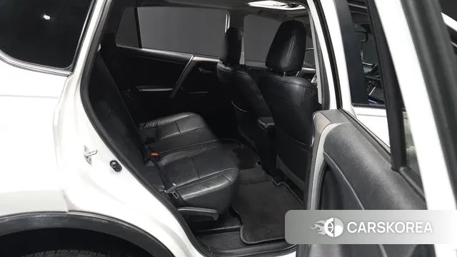 Toyota RAV4 2018 Белый из Кореи, фото 2