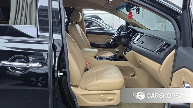 Kia The New Carnival 2018 Черный из Кореи, фото 2