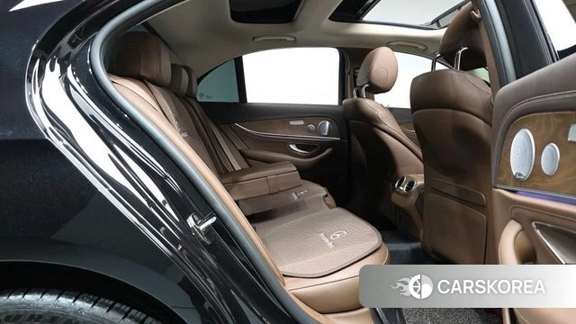 Mercedes-Benz E-Class W213 2019 Черный из Кореи, фото 2