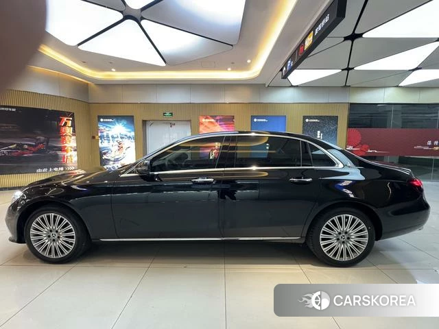 Mercedes-Benz E-class 2022 Черный из Китая, фото 2