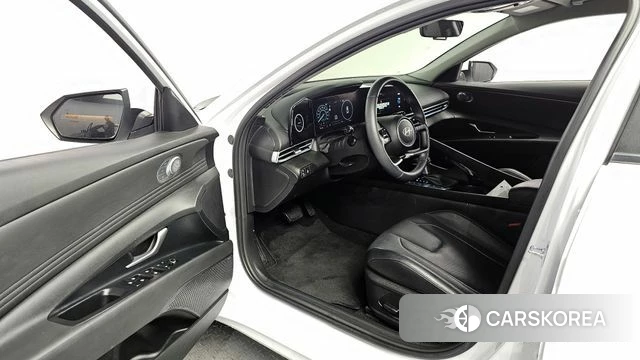 Hyundai The New Avante (CN7) 2024 Белый из Кореи, фото 2