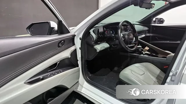 Hyundai The New Avante (CN7) 2023 Белый из Кореи, фото 2