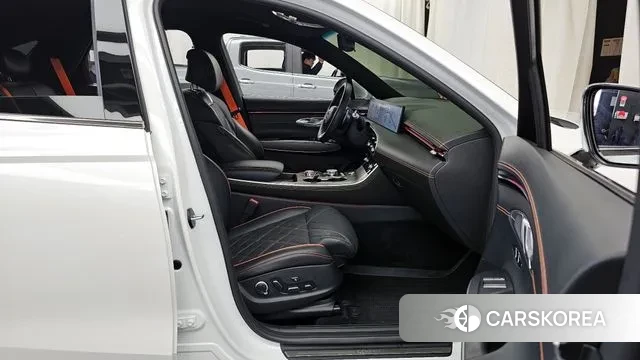 Genesis GV70 2024 Белый из Кореи, фото 2