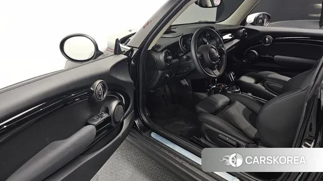 Mini Cooper 2022 Черный из Кореи, фото 2