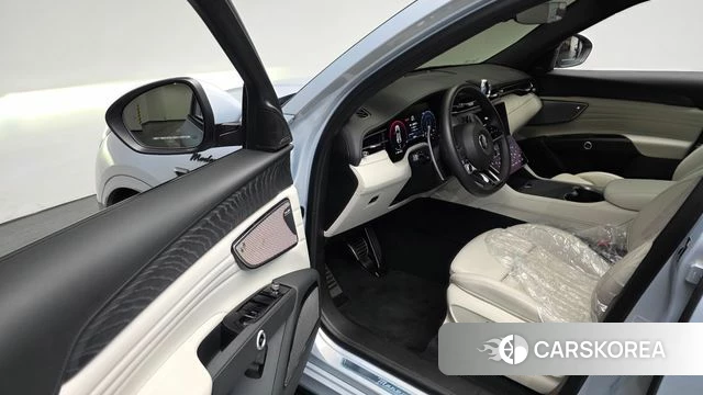 Maserati Grecale 2023 Светло-серебряный цвет из Кореи, фото 2